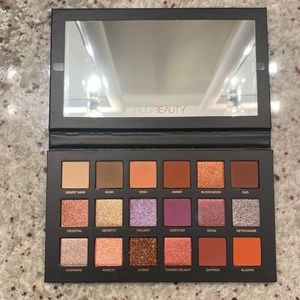Huda Beauty Desert Dusk Palette